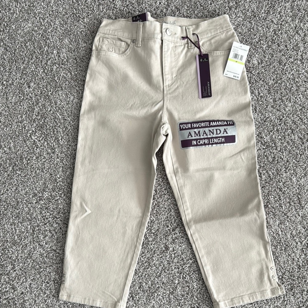 Gloria Vanderbilt Amanda Capri Length Pants in Beige
